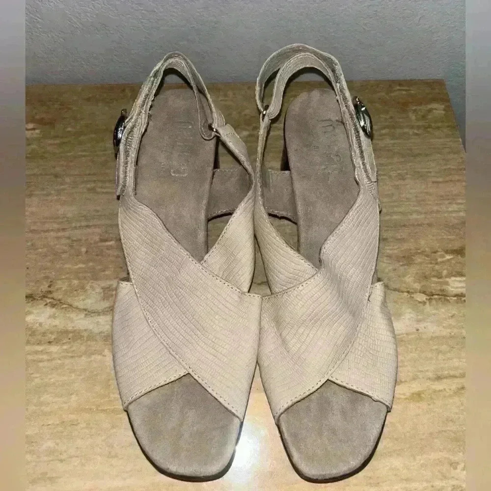 NEW MUNRO Laine Block Heel Sandal Size 9SS - Picture 4 of 8